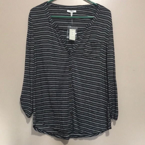 Maurices Long Sleeve Button Up V-Neck Top Small NWT - Picture 1 of 3